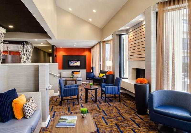 Hotel Courtyard Haywood Mall 3*