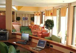 Courtyard Haywood Mall Hotel 3*